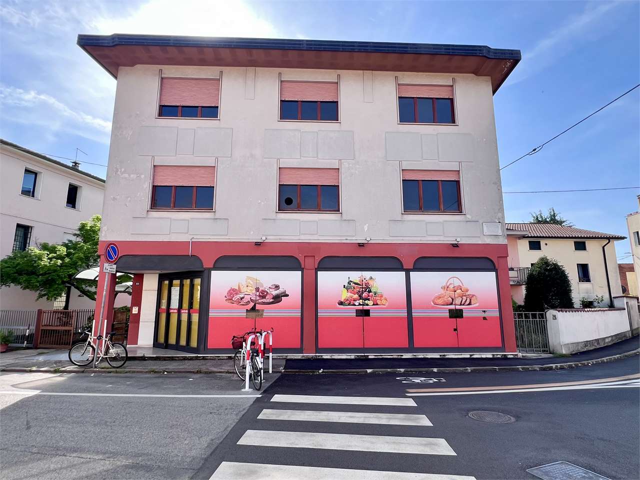 NEGOZIO con MAGAZZINO